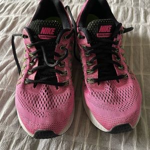 Pink Nike zoom pegasus